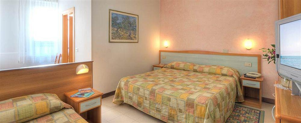 Hotel Giannino Porto Recanati Exterior foto