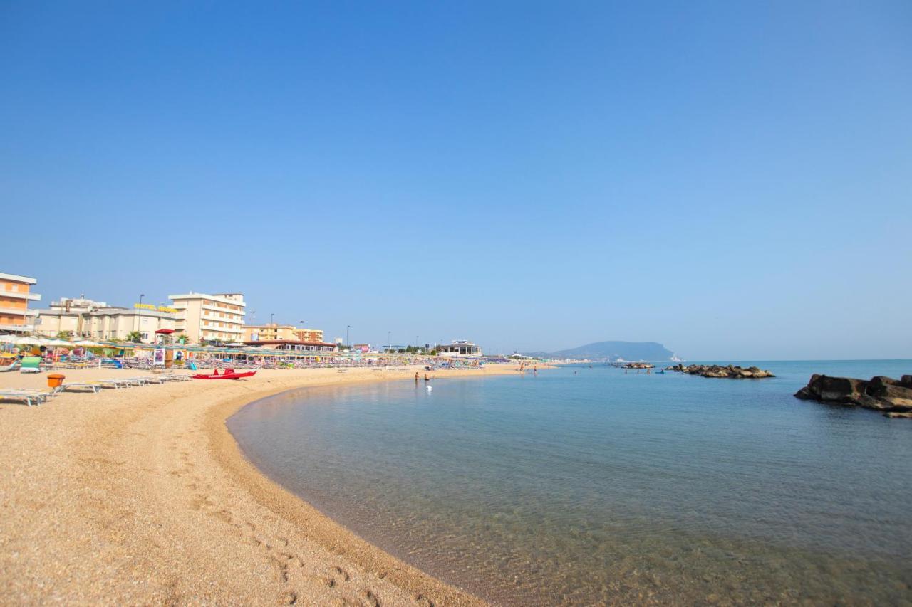 Hotel Giannino Porto Recanati Exterior foto